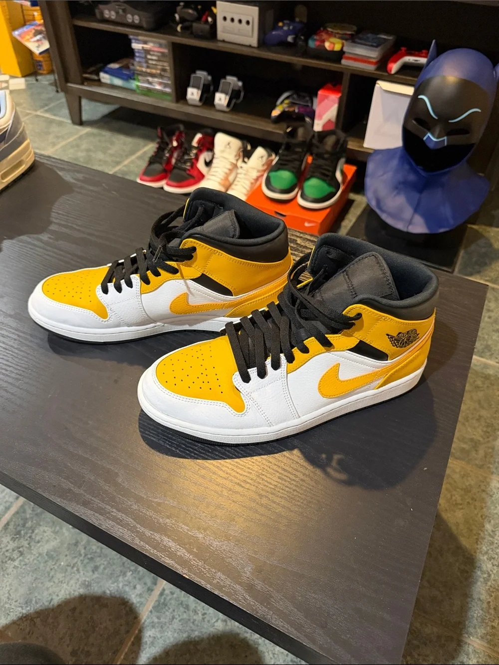 10.5 Men’s Jordan Mid-Top Sneakers in Yellow, White & Black